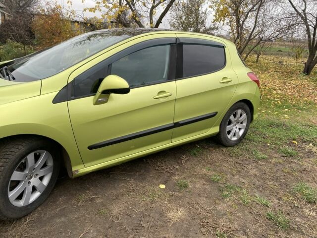 Зелений Пежо 308, об'ємом двигуна 1.6 л та пробігом 216 тис. км за 4500 $, фото 2 на Automoto.ua