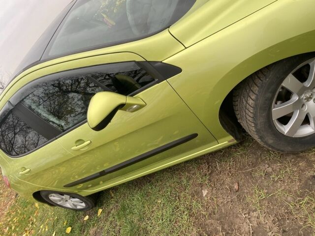 Зелений Пежо 308, об'ємом двигуна 1.6 л та пробігом 216 тис. км за 4500 $, фото 7 на Automoto.ua