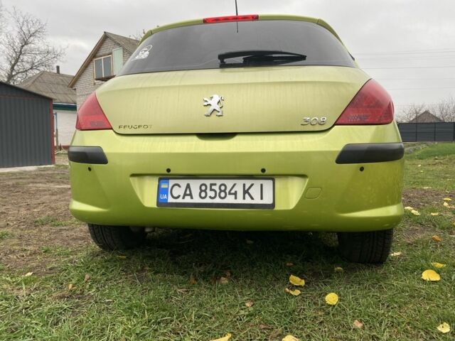 Зелений Пежо 308, об'ємом двигуна 1.6 л та пробігом 216 тис. км за 4500 $, фото 5 на Automoto.ua