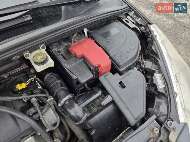 Зеленый Пежо 308, объемом двигателя 1.4 л и пробегом 190 тыс. км за 4450 $, фото 19 на Automoto.ua