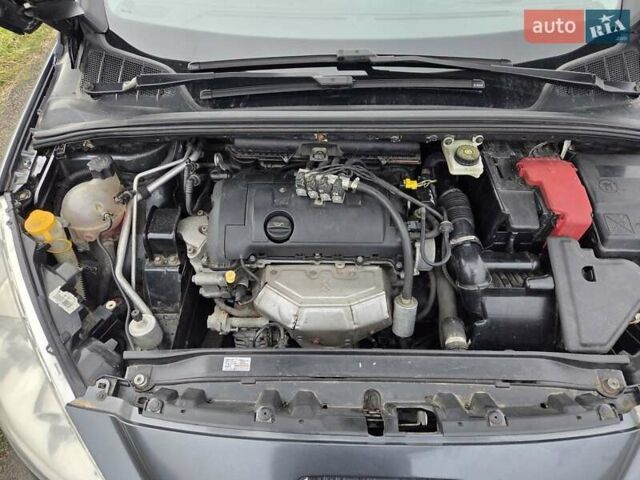 Зеленый Пежо 308, объемом двигателя 1.4 л и пробегом 190 тыс. км за 4450 $, фото 17 на Automoto.ua