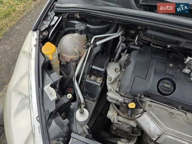 Зеленый Пежо 308, объемом двигателя 1.4 л и пробегом 190 тыс. км за 4450 $, фото 18 на Automoto.ua