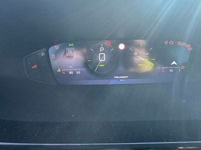 Зеленый Пежо 308, объемом двигателя 1.5 л и пробегом 18 тыс. км за 18300 $, фото 16 на Automoto.ua