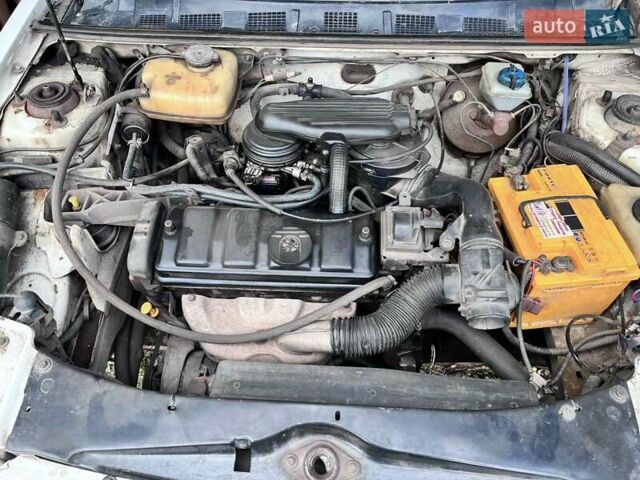 Белый Пежо 309, объемом двигателя 1.3 л и пробегом 376 тыс. км за 1100 $, фото 9 на Automoto.ua