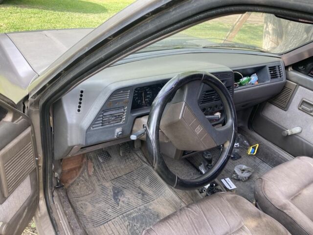 Пежо 309 1986 у Каменке на Automoto.ua Бежевий Пежо 309, об'ємом двигуна 0 л та пробігом 250 тис. км за 550 $, фото 5 на Automoto.ua