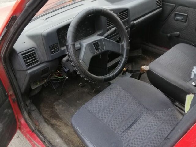 Пежо 309 1986 у Фастове на Automoto.ua Червоний Пежо 309, об'ємом двигуна 1.1 л та пробігом 100 тис. км за 450 $, фото 4 на Automoto.ua