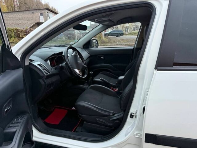 Белый Пежо 4007, объемом двигателя 2.2 л и пробегом 340 тыс. км за 4178 $, фото 5 на Automoto.ua