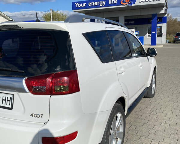 Белый Пежо 4007, объемом двигателя 2.2 л и пробегом 203 тыс. км за 10500 $, фото 4 на Automoto.ua