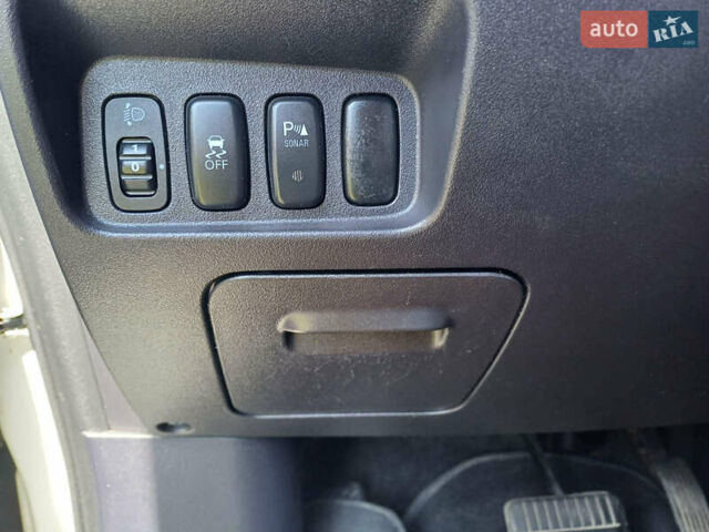 Белый Пежо 4007, объемом двигателя 2.2 л и пробегом 203 тыс. км за 10500 $, фото 11 на Automoto.ua