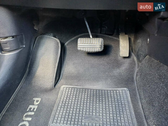 Белый Пежо 4007, объемом двигателя 2.2 л и пробегом 203 тыс. км за 10500 $, фото 14 на Automoto.ua