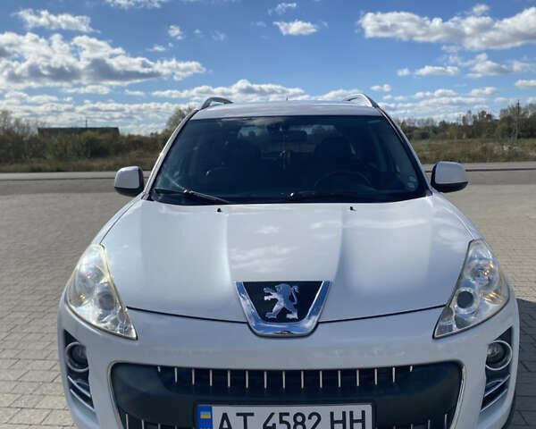 Белый Пежо 4007, объемом двигателя 2.2 л и пробегом 203 тыс. км за 10500 $, фото 1 на Automoto.ua