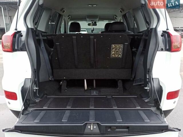 Белый Пежо 4007, объемом двигателя 2.2 л и пробегом 189 тыс. км за 10150 $, фото 18 на Automoto.ua