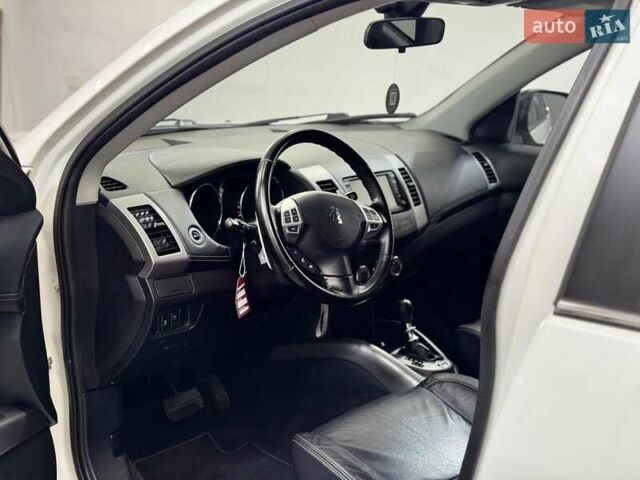 Белый Пежо 4007, объемом двигателя 2.2 л и пробегом 197 тыс. км за 11499 $, фото 19 на Automoto.ua