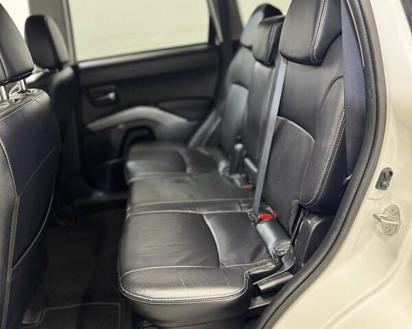 Белый Пежо 4007, объемом двигателя 2.2 л и пробегом 197 тыс. км за 11499 $, фото 27 на Automoto.ua