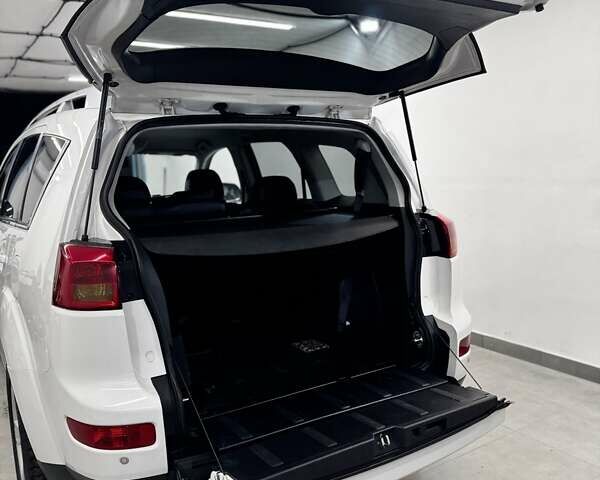 Белый Пежо 4007, объемом двигателя 2.2 л и пробегом 197 тыс. км за 11499 $, фото 28 на Automoto.ua