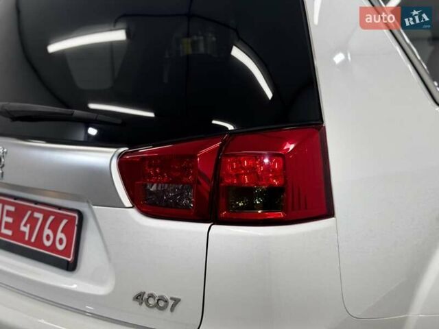 Белый Пежо 4007, объемом двигателя 2.2 л и пробегом 197 тыс. км за 11499 $, фото 12 на Automoto.ua