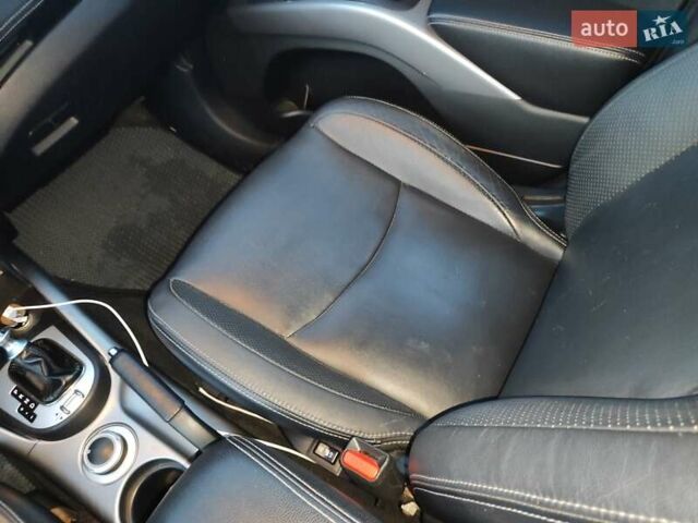 Черный Пежо 4007, объемом двигателя 2.2 л и пробегом 162 тыс. км за 12000 $, фото 5 на Automoto.ua