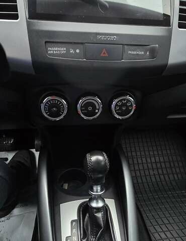 Чорний Пежо 4007, об'ємом двигуна 2.18 л та пробігом 278 тис. км за 10200 $, фото 11 на Automoto.ua