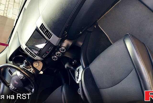 Черный Пежо 4007, объемом двигателя 2.4 л и пробегом 240 тыс. км за 10500 $, фото 12 на Automoto.ua