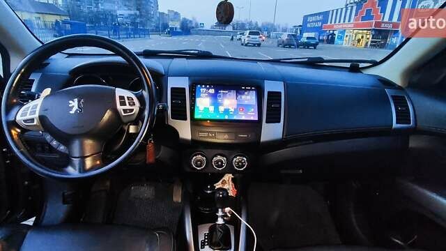 Черный Пежо 4007, объемом двигателя 2.2 л и пробегом 162 тыс. км за 12000 $, фото 7 на Automoto.ua