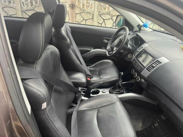 Коричневый Пежо 4007, объемом двигателя 2.2 л и пробегом 230 тыс. км за 9050 $, фото 16 на Automoto.ua