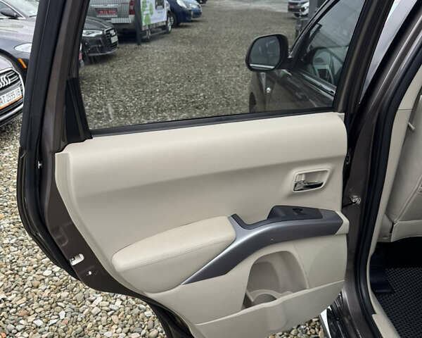 Коричневый Пежо 4007, объемом двигателя 2.18 л и пробегом 258 тыс. км за 10000 $, фото 21 на Automoto.ua