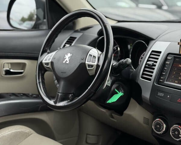 Коричневый Пежо 4007, объемом двигателя 2.18 л и пробегом 258 тыс. км за 10000 $, фото 32 на Automoto.ua