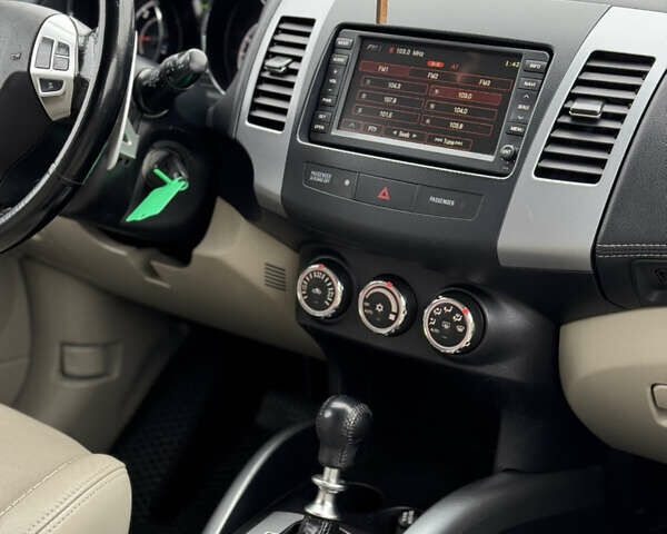 Коричневый Пежо 4007, объемом двигателя 2.18 л и пробегом 258 тыс. км за 10000 $, фото 33 на Automoto.ua