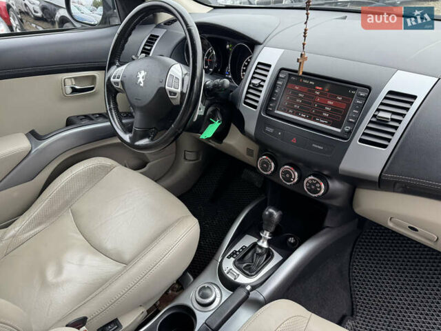 Коричневый Пежо 4007, объемом двигателя 2.18 л и пробегом 258 тыс. км за 10000 $, фото 28 на Automoto.ua