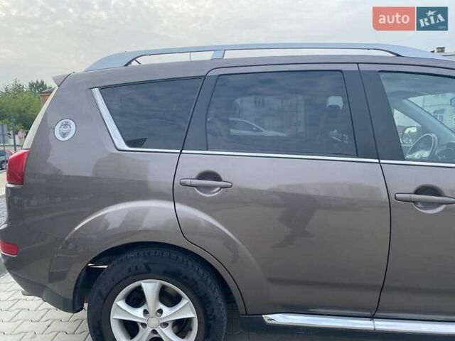Пежо 4007 2011 в Львове на Automoto.ua Коричневый Пежо 4007, объемом двигателя 2.2 л и пробегом 254 тыс. км за 11000 $, фото 4 на Automoto.ua