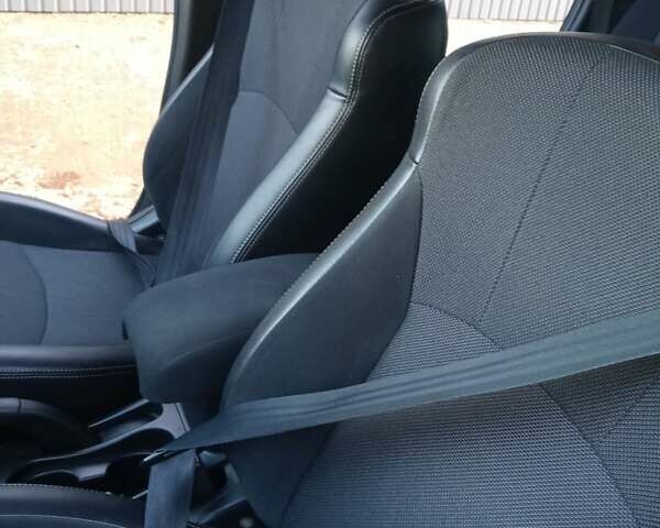 Пежо 4007, объемом двигателя 2.2 л и пробегом 246 тыс. км за 8800 $, фото 15 на Automoto.ua