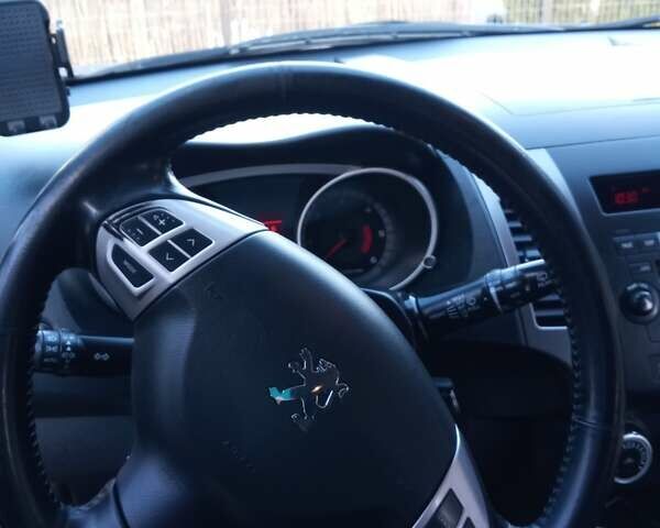 Пежо 4007, объемом двигателя 2.2 л и пробегом 246 тыс. км за 8800 $, фото 12 на Automoto.ua