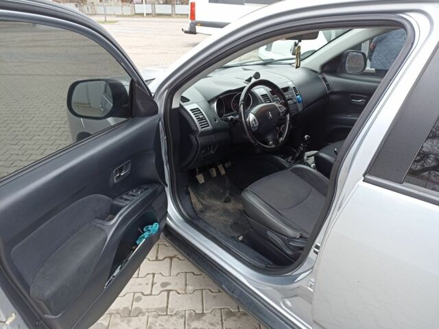 Серый Пежо 4007, объемом двигателя 2.2 л и пробегом 243 тыс. км за 8400 $, фото 7 на Automoto.ua