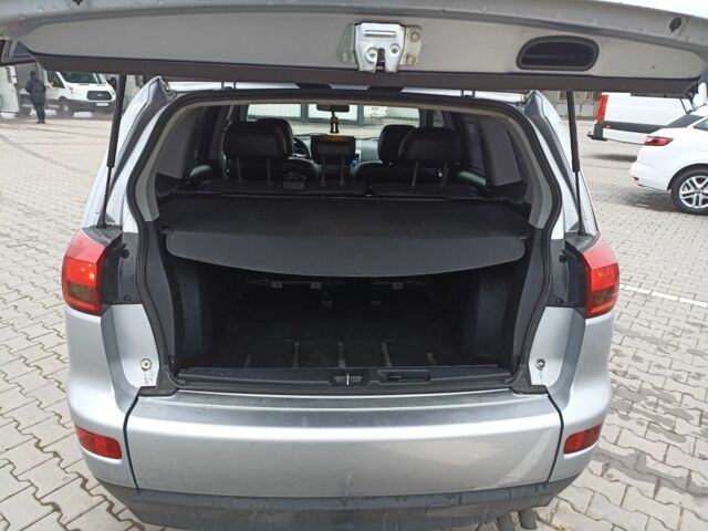 Серый Пежо 4007, объемом двигателя 2.2 л и пробегом 243 тыс. км за 8400 $, фото 6 на Automoto.ua