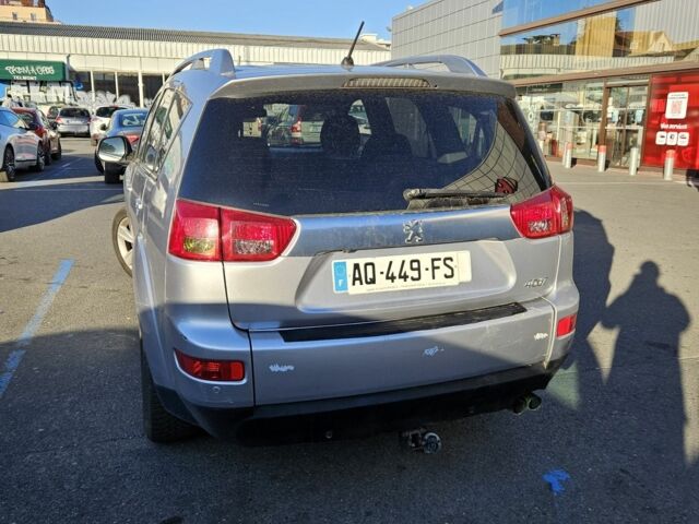 Сірий Пежо 4007, об'ємом двигуна 2 л та пробігом 300 тис. км за 9299 $, фото 6 на Automoto.ua