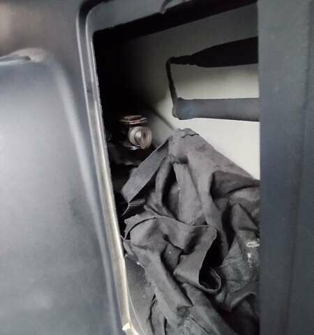 Серый Пежо 4007, объемом двигателя 2.2 л и пробегом 176 тыс. км за 11700 $, фото 7 на Automoto.ua