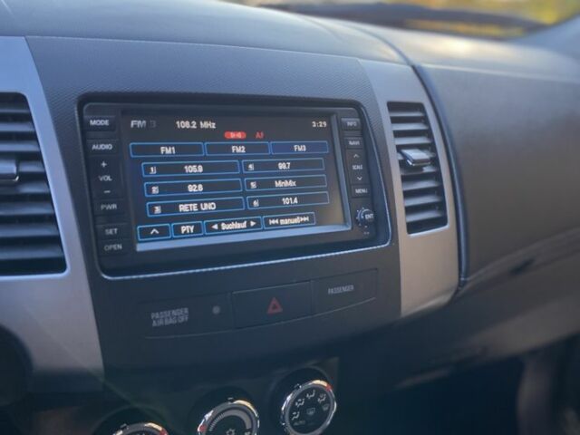 Сірий Пежо 4007, об'ємом двигуна 2.2 л та пробігом 183 тис. км за 10950 $, фото 7 на Automoto.ua