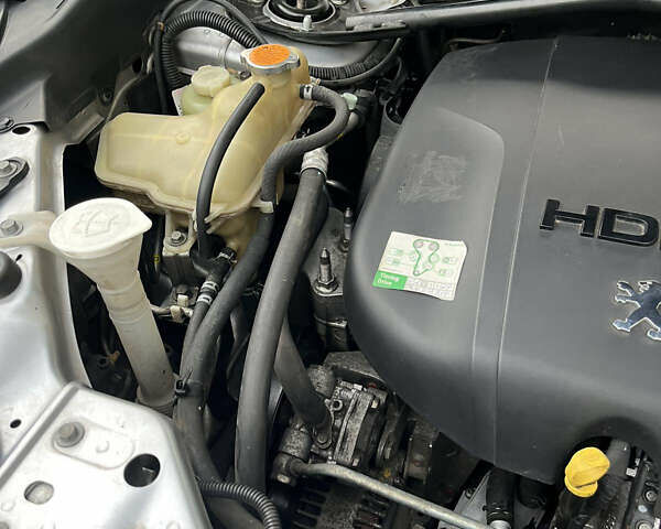 Сірий Пежо 4007, об'ємом двигуна 2.2 л та пробігом 250 тис. км за 9500 $, фото 12 на Automoto.ua