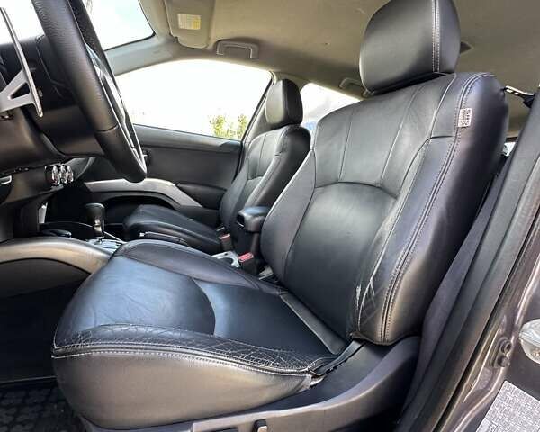 Серый Пежо 4007, объемом двигателя 2.36 л и пробегом 167 тыс. км за 9500 $, фото 21 на Automoto.ua