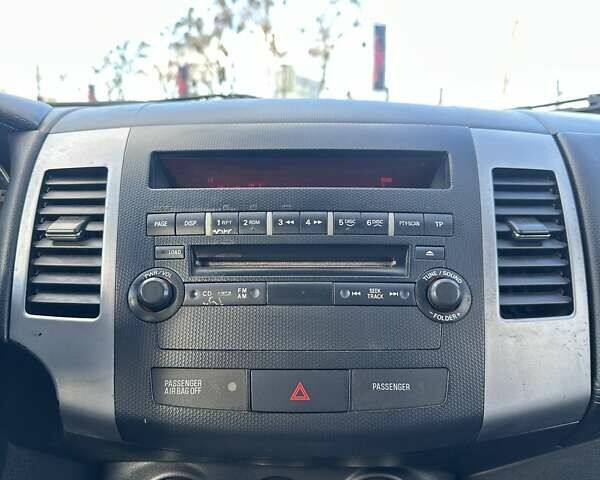 Серый Пежо 4007, объемом двигателя 2.36 л и пробегом 167 тыс. км за 9500 $, фото 24 на Automoto.ua