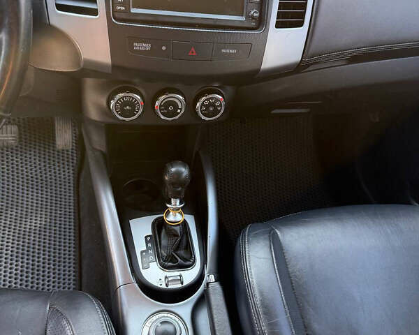 Сірий Пежо 4007, об'ємом двигуна 2.2 л та пробігом 206 тис. км за 9550 $, фото 16 на Automoto.ua