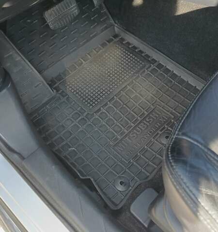 Сірий Пежо 4007, об'ємом двигуна 2.18 л та пробігом 210 тис. км за 10800 $, фото 128 на Automoto.ua