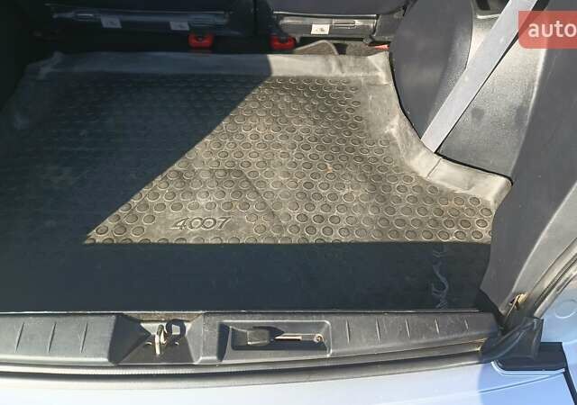 Сірий Пежо 4007, об'ємом двигуна 2.18 л та пробігом 210 тис. км за 10800 $, фото 125 на Automoto.ua