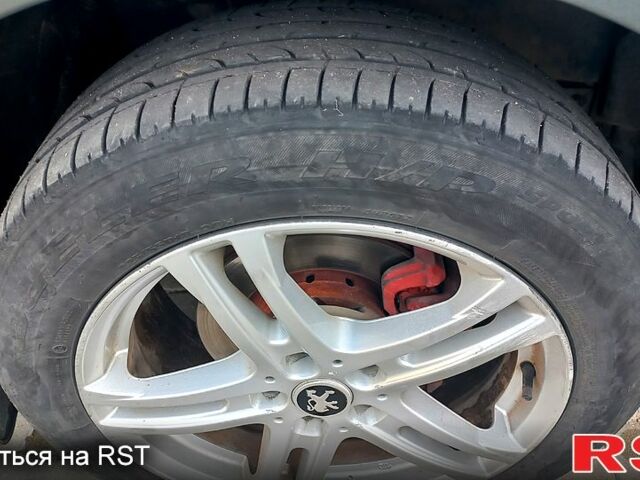 Зеленый Пежо 4007, объемом двигателя 2.2 л и пробегом 223 тыс. км за 8300 $, фото 6 на Automoto.ua