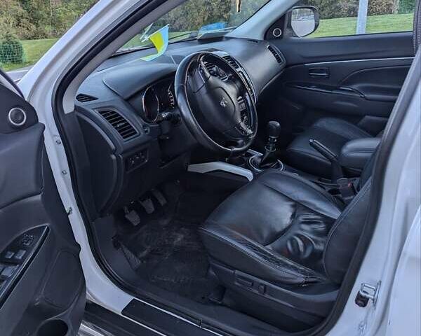 Белый Пежо 4008, объемом двигателя 1.56 л и пробегом 298 тыс. км за 11500 $, фото 2 на Automoto.ua