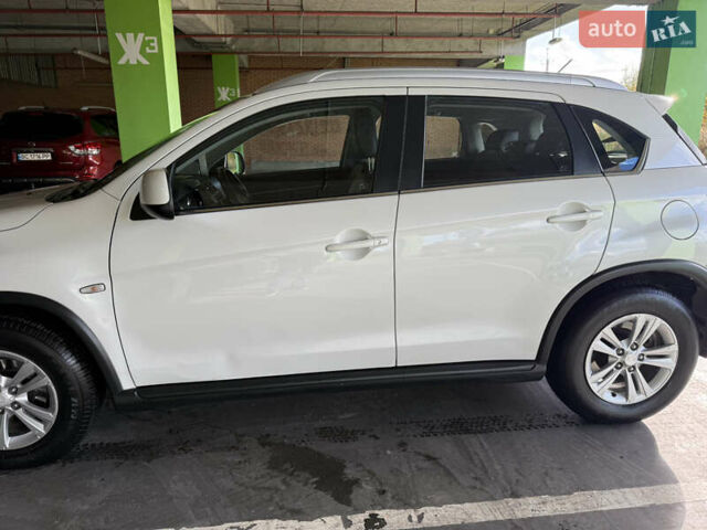 Белый Пежо 4008, объемом двигателя 2 л и пробегом 69 тыс. км за 12500 $, фото 4 на Automoto.ua