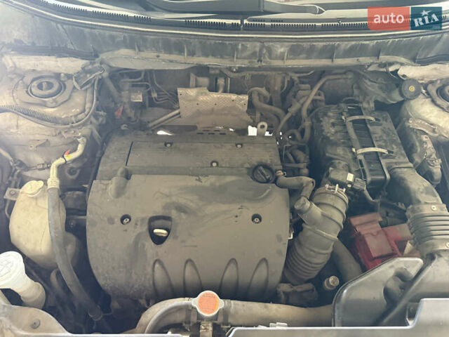 Белый Пежо 4008, объемом двигателя 2 л и пробегом 69 тыс. км за 12500 $, фото 7 на Automoto.ua