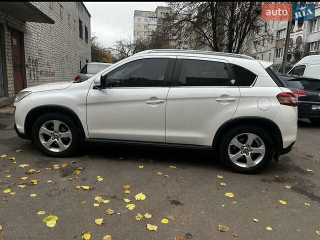 Белый Пежо 4008, объемом двигателя 2 л и пробегом 173 тыс. км за 11700 $, фото 2 на Automoto.ua