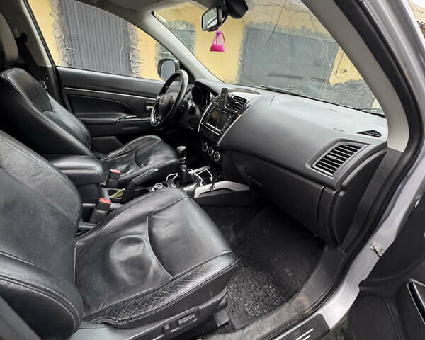 Серый Пежо 4008, объемом двигателя 1.56 л и пробегом 270 тыс. км за 11000 $, фото 13 на Automoto.ua