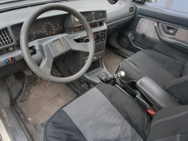 Білий Пежо 405, об'ємом двигуна 2 л та пробігом 200 тис. км за 850 $, фото 3 на Automoto.ua